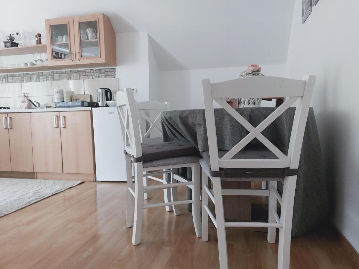 Apartman Cardak Appartement Gospić Buitenkant foto